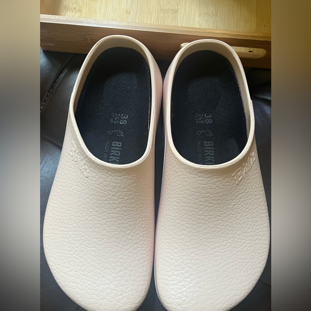 Birkenstock Cream Clogs